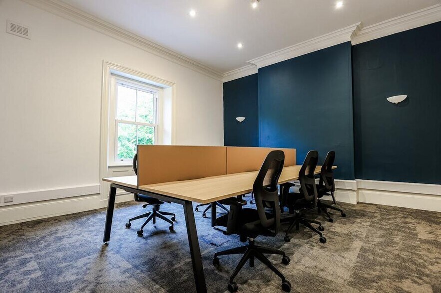 First Ave, Newcastle Under Lyme à louer - Photo du bâtiment - Image 2 de 10