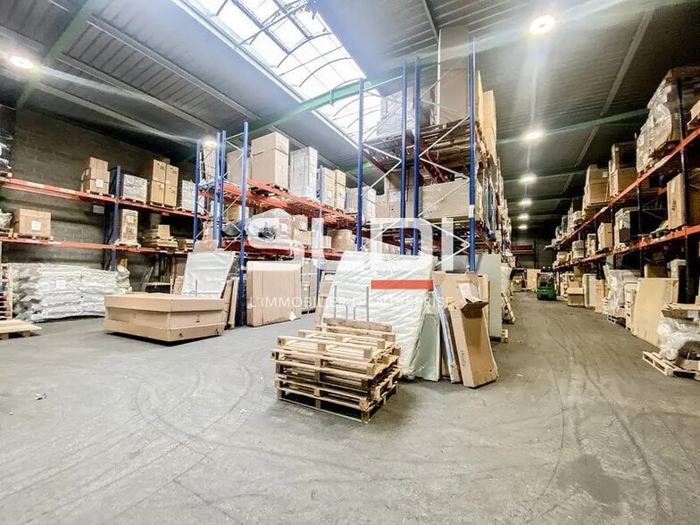 Flex in Genas for lease - Interior Photo - Image 2 of 6