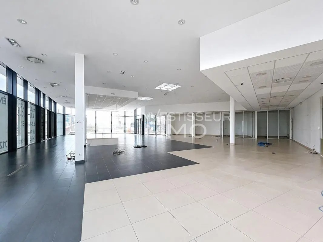 Retail in Ivry-sur-Seine for sale Interior Photo- Image 1 of 4