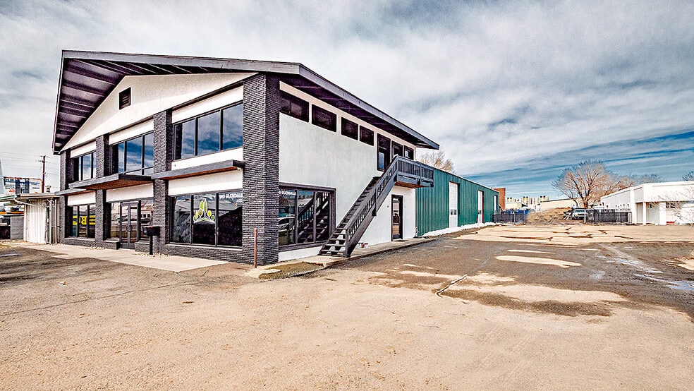 910 Glendale Ave, Sparks, NV for sale - Primary Photo - Image 3 of 33