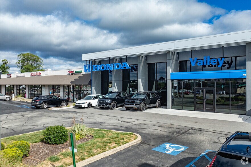 4201-4221 William Penn Hwy, Monroeville, PA à louer - Photo principale - Image 1 de 1