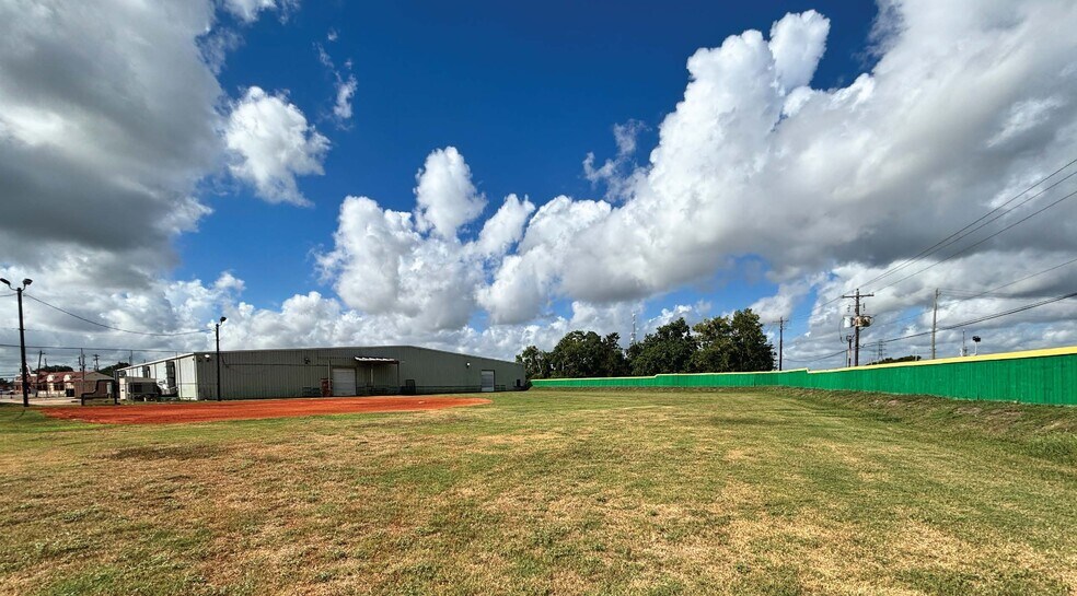 4501 Avenue H, Rosenberg, TX à vendre - Photo du bâtiment - Image 2 de 6