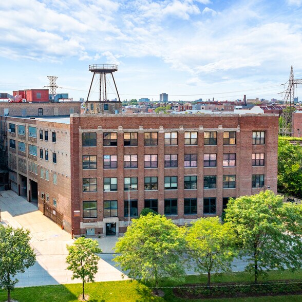 350 N Ogden Ave, Chicago, IL à louer - Photo du bâtiment - Image 2 de 3