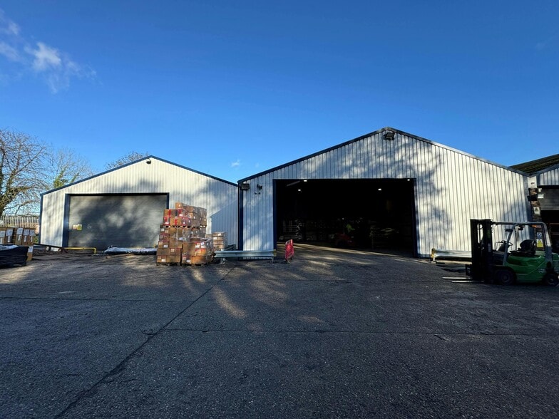 Clewers Hl, Waltham Chase for lease - Building Photo - Image 2 of 7