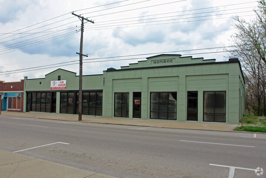 103-115 E Clay St, Collinsville, IL for sale - Building Photo - Image 3 of 3