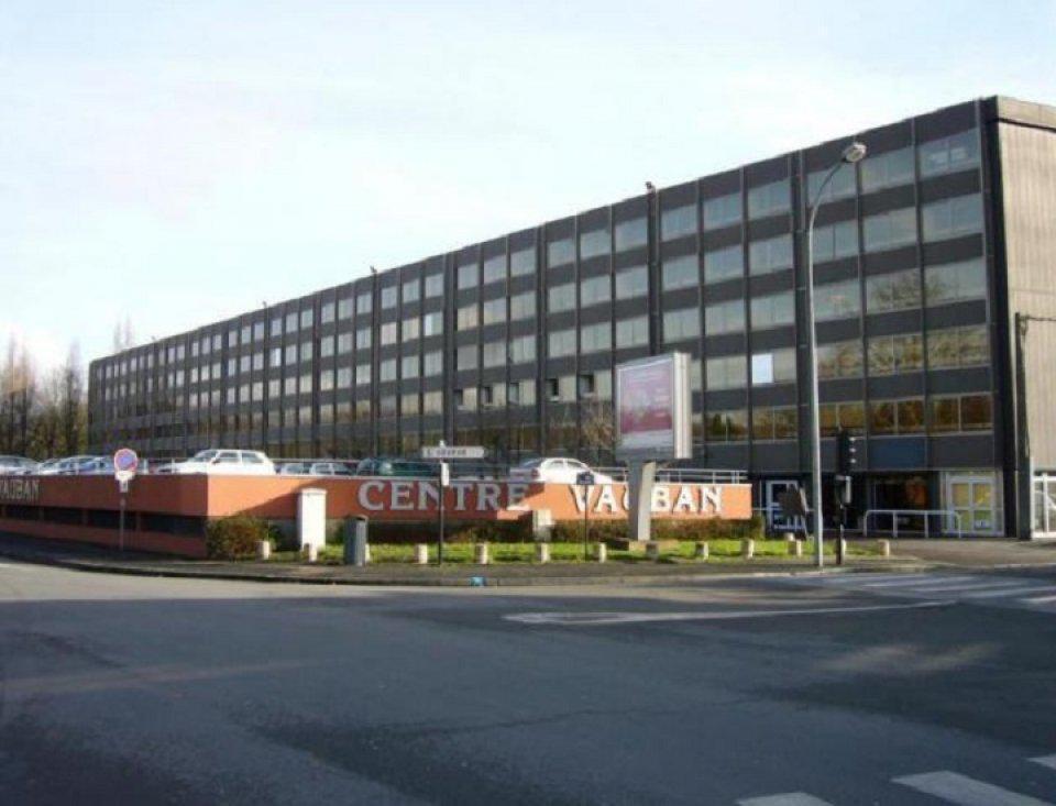 Office in Lille for lease Building Photo- Image 1 of 2