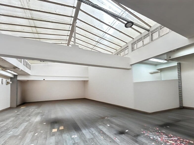 25 Rue Richard Lenoir, Paris for lease - Interior Photo - Image 2 of 6