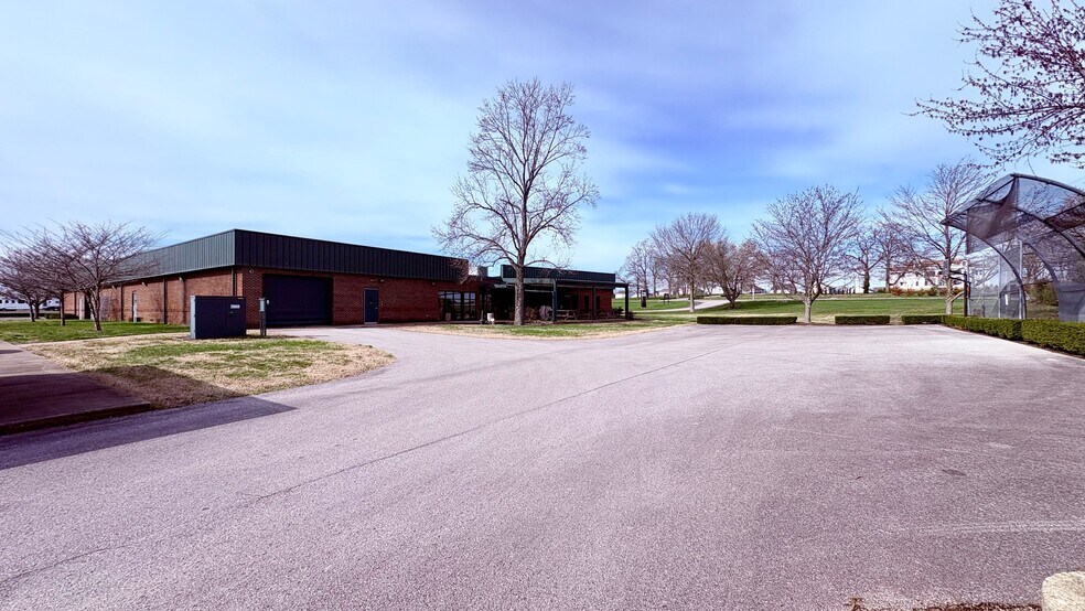 1014 S Main St, Nicholasville, KY à vendre - Photo du bâtiment - Image 3 de 23