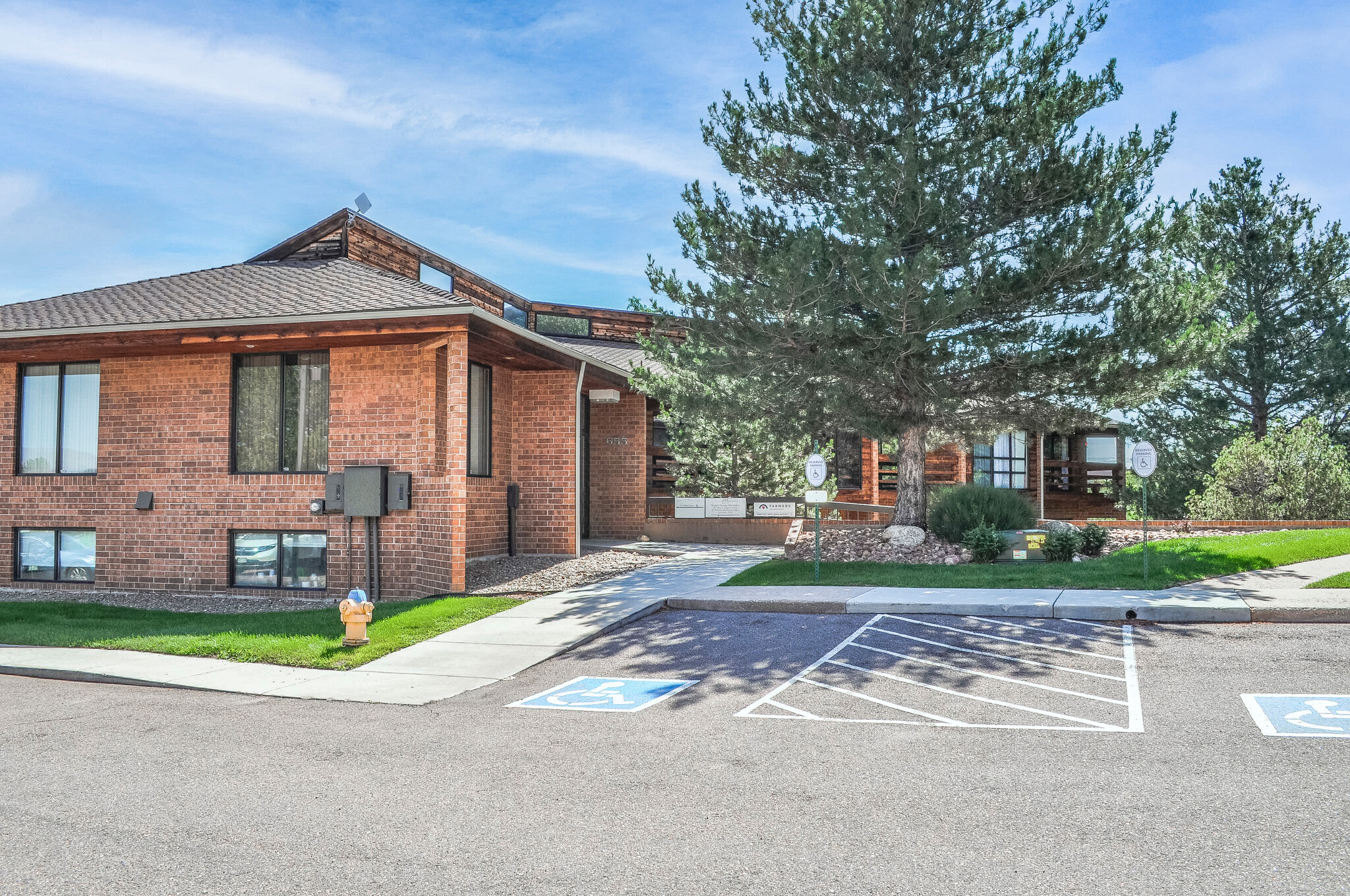 655 Southpointe Ct, Colorado Springs, CO for lease Building Photo- Image 1 of 17