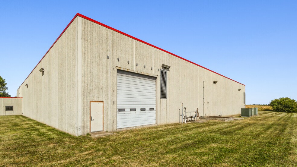 1930 N Montgomery Rd, Greensburg, IN à louer - Photo du bâtiment - Image 3 de 6
