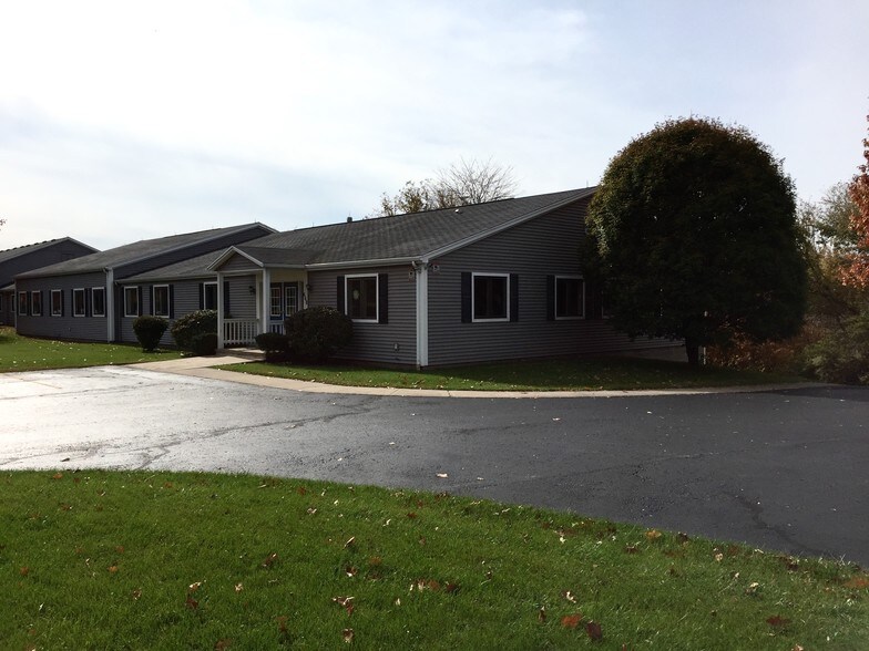 668 Phillips Rd, Victor, NY à louer - Photo du bâtiment - Image 2 de 5