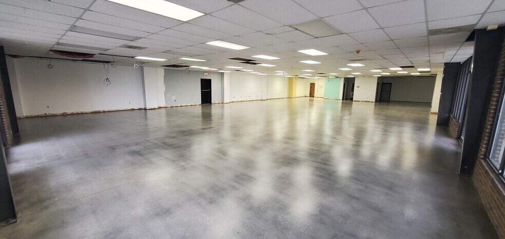 2854 Wade Hampton Blvd, Taylors, SC à louer - Photo du bâtiment - Image 2 de 13
