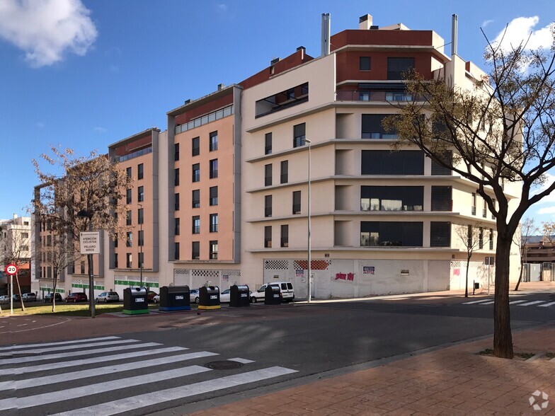 Calle Ana Mariscal, 2, Guadalajara, Guadalajara à louer - Photo du bâtiment - Image 2 de 2