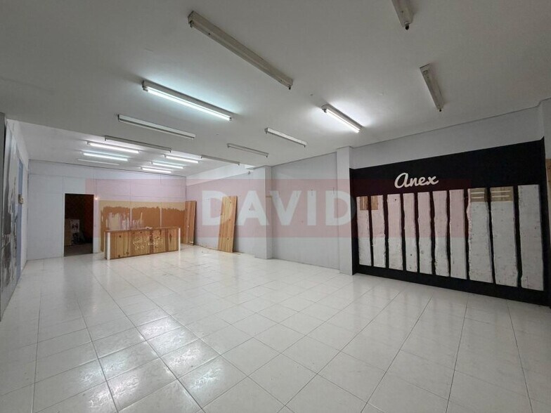 Retail in L'Hospitalet de Llobregat, Barcelona for lease - Interior Photo - Image 3 of 3