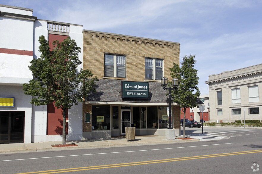103-107 Loomis St, Ludington, MI for lease - Building Photo - Image 3 of 3