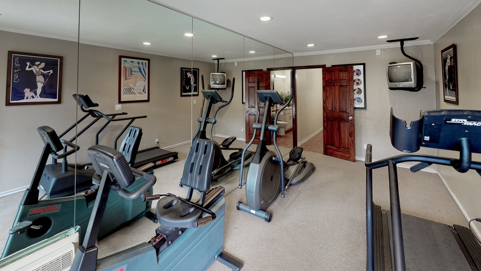 12381 Arrowhead St, Stanton, CA for sale - Matterport 3D Scan - Image 2 of 34