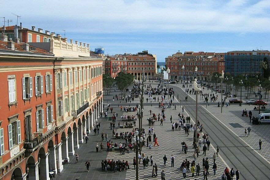 Retail in Nice for sale - Aerial - Image 3 of 3