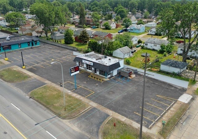 33775 Ford Rd, Garden City, MI à louer - Photo du bâtiment - Image 2 de 5