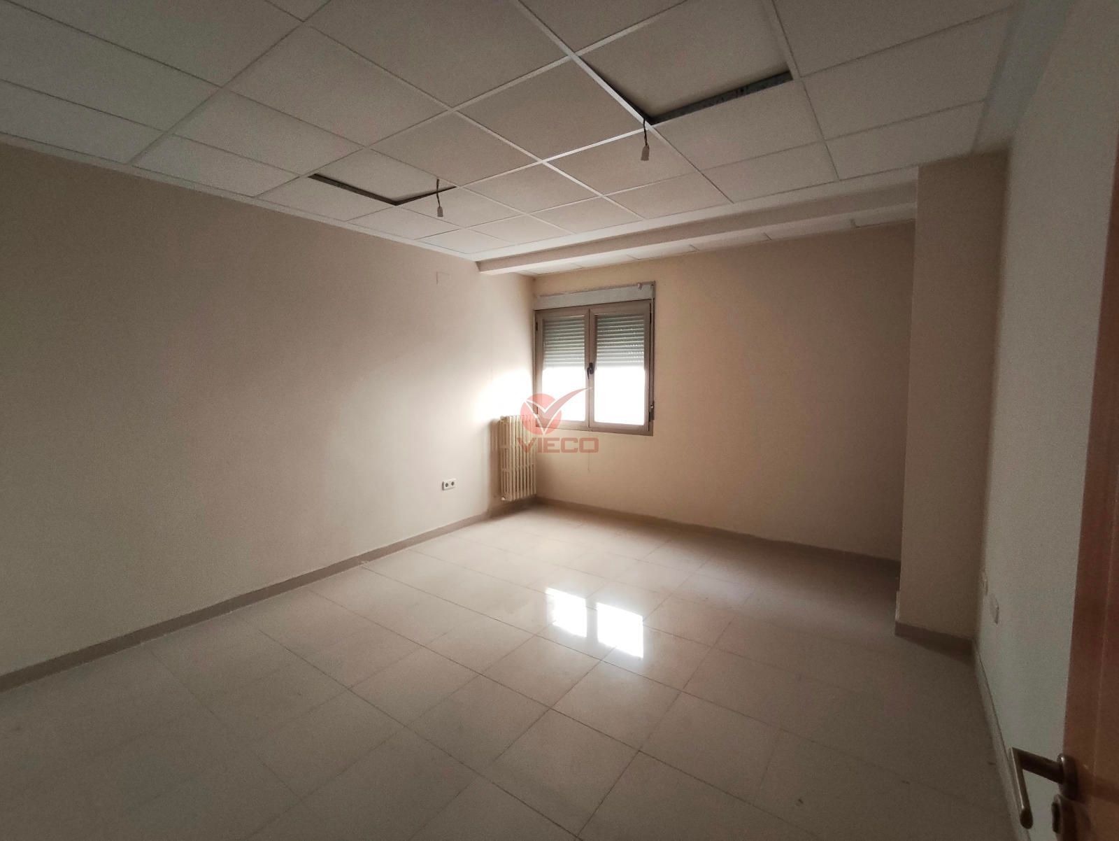 Office in Cuenca, Cuenca for lease Interior Photo- Image 1 of 7