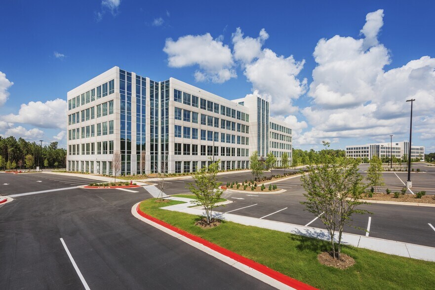 710 Slater Rd, Morrisville, NC à louer - Photo du bâtiment - Image 3 de 19