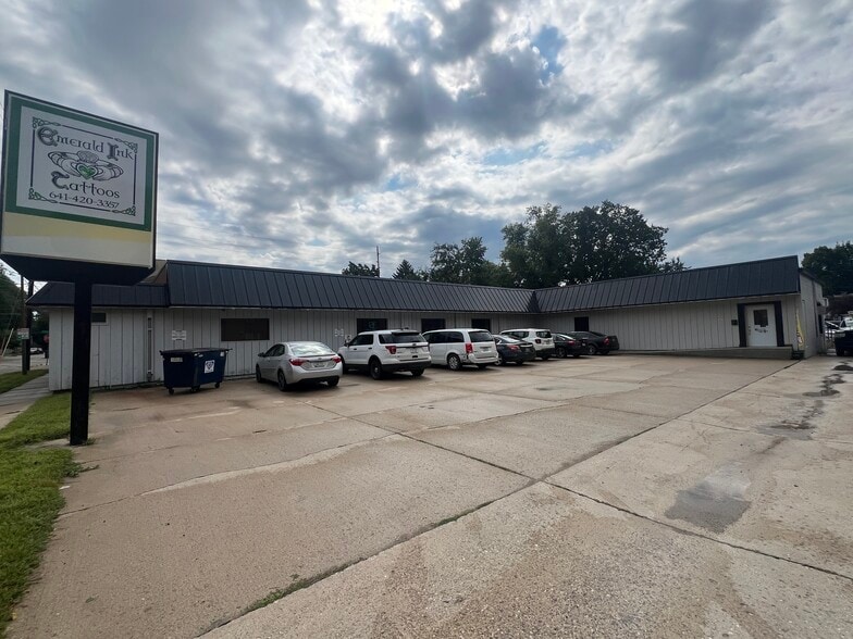 123 1st St SE, Mason City, IA à vendre - Photo principale - Image 1 de 17