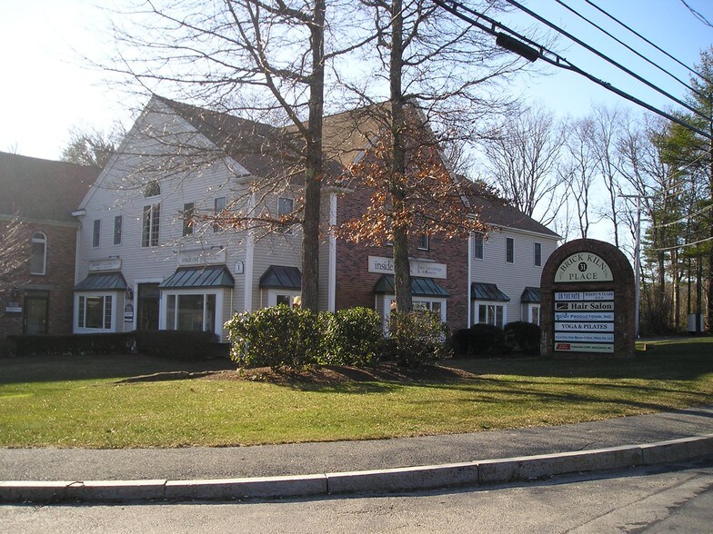 31 Schoosett St, Pembroke, MA à louer - Photo du bâtiment - Image 3 de 25