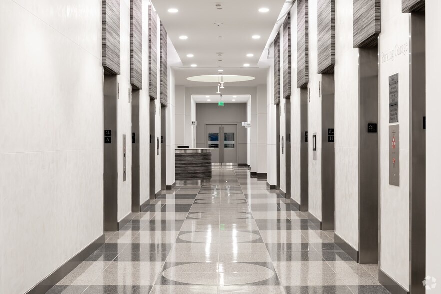 25 S Charles St, Baltimore, MD for lease - Lobby - Image 2 of 10