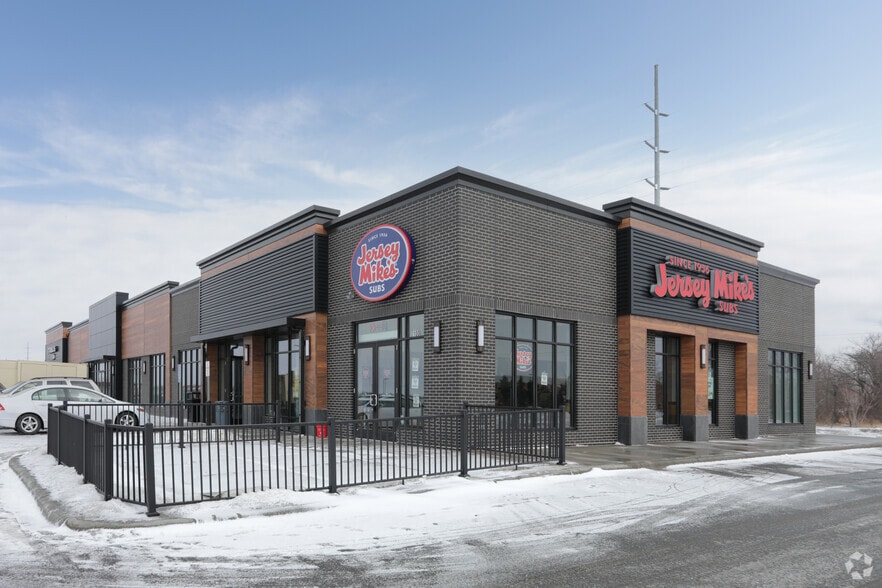 4190 108th Ave NE, Blaine, MN for lease - Primary Photo - Image 1 of 8