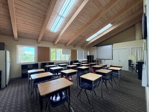 858 University Ave, Los Altos, CA for lease Interior Photo- Image 2 of 12