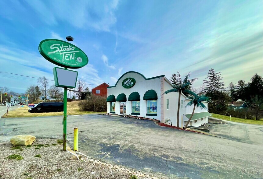 5879 Steubenville Pike, McKees Rocks, PA for sale - Building Photo - Image 2 of 22