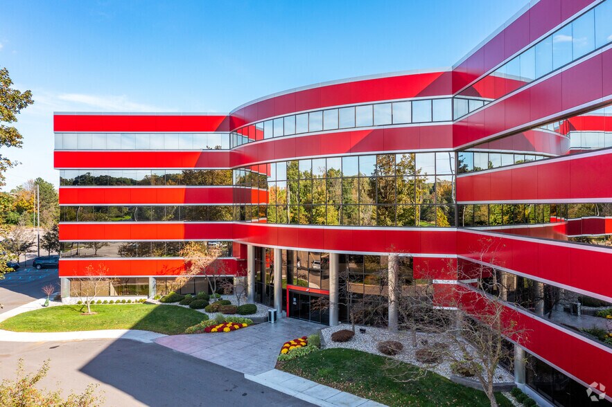 39500 Orchard Hill Pl, Novi, MI à louer - Photo du bâtiment - Image 1 de 8