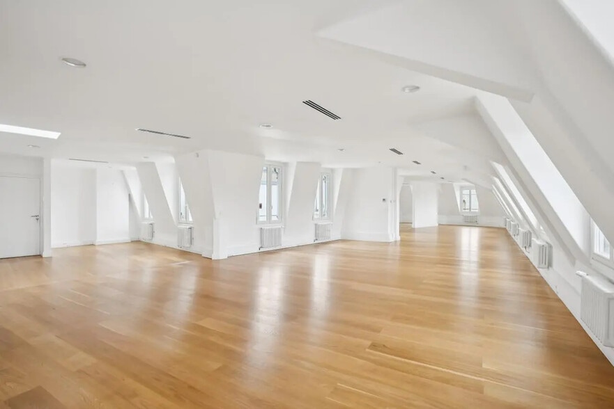 Office in Paris for lease - Interior Photo - Image 1 of 6