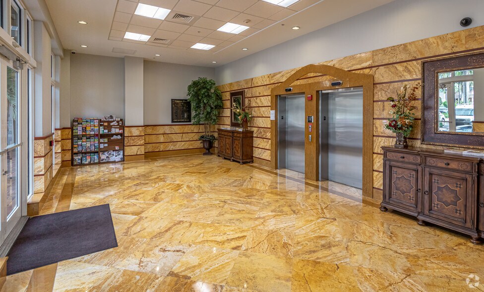 1500 Gateway Blvd, Boynton Beach, FL à louer - Hall d’entrée - Image 2 de 16