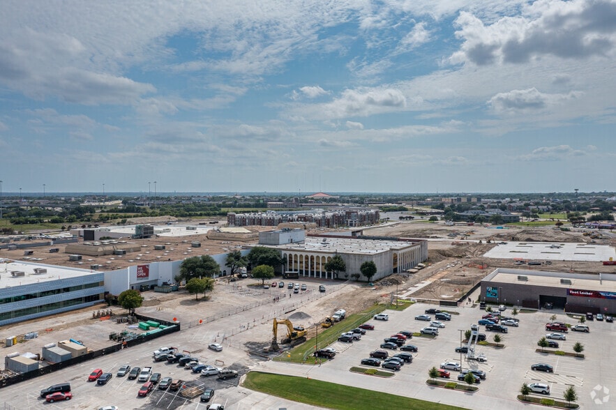 3662 W Camp Wisdom Rd, Dallas, TX for lease - Aerial - Image 3 of 10