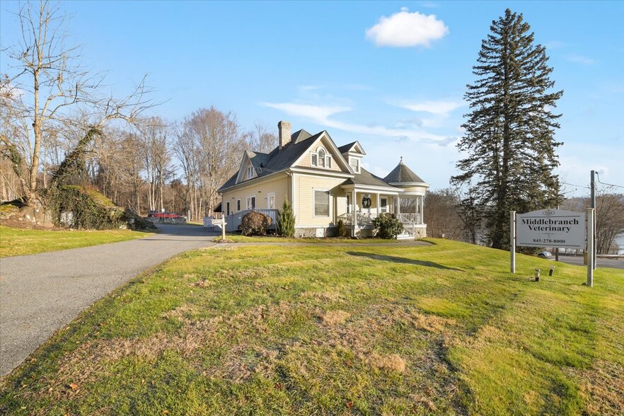 2180 US-6, Carmel, NY à vendre - Photo du bâtiment - Image 3 de 35