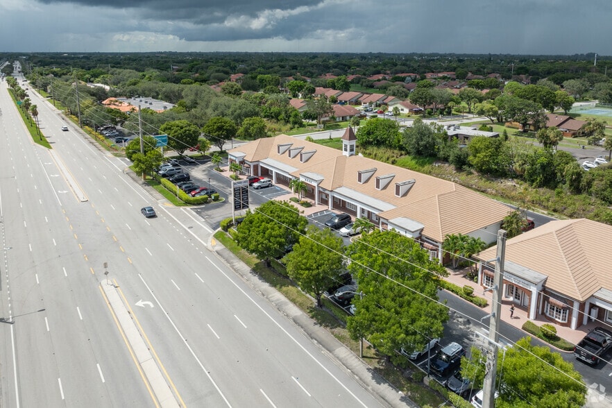 3717 W Boynton Beach Blvd, Boynton Beach, FL à louer - Photo du bâtiment - Image 3 de 8