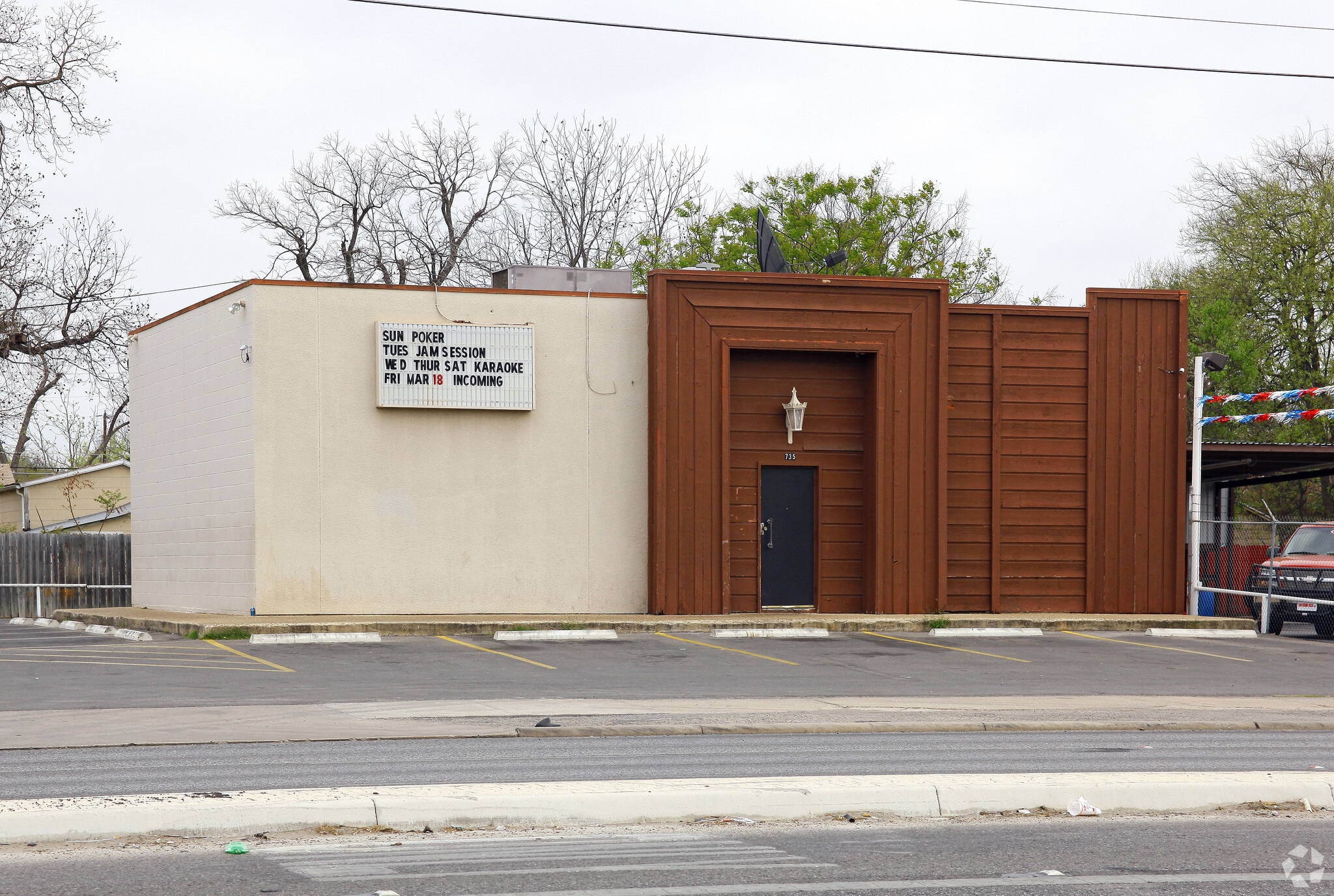 735 SE Military Dr, San Antonio, TX à vendre Photo principale- Image 1 de 3