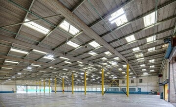 4-5 Hythe Rd, Londres à louer Photo intérieure- Image 1 de 3