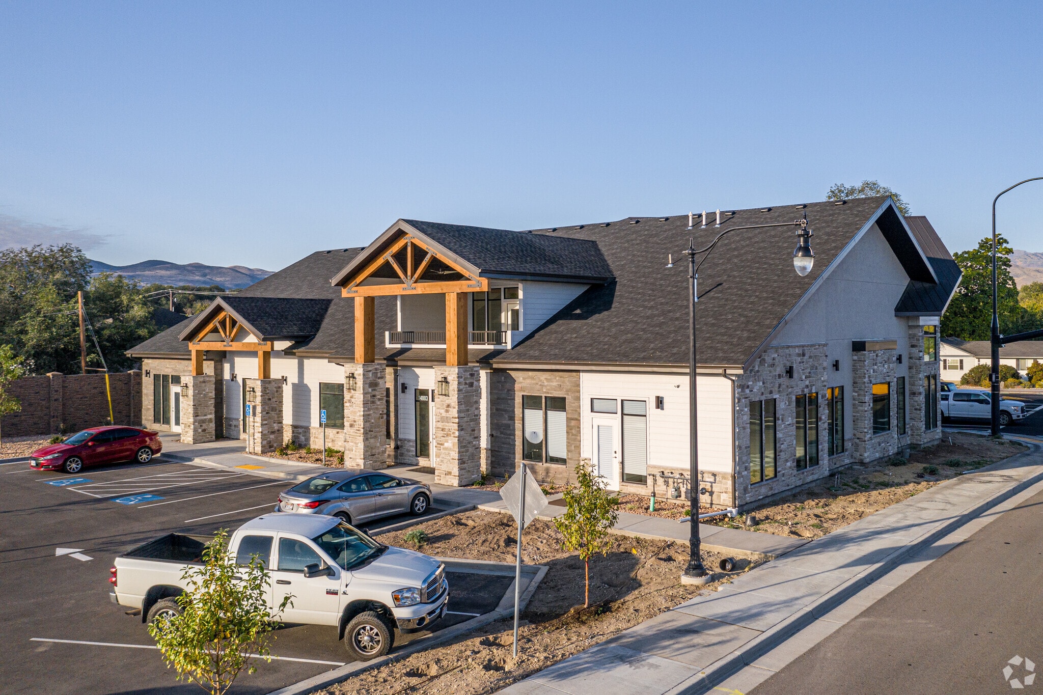 14003 S Redwood Rd W, Bluffdale, UT à louer Photo principale- Image 1 de 5
