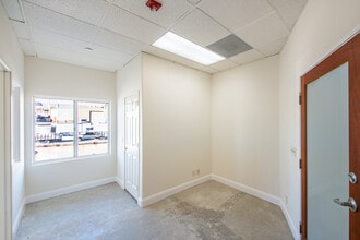 6711 Forest Lawn Dr, Los Angeles, CA for lease Interior Photo- Image 2 of 6
