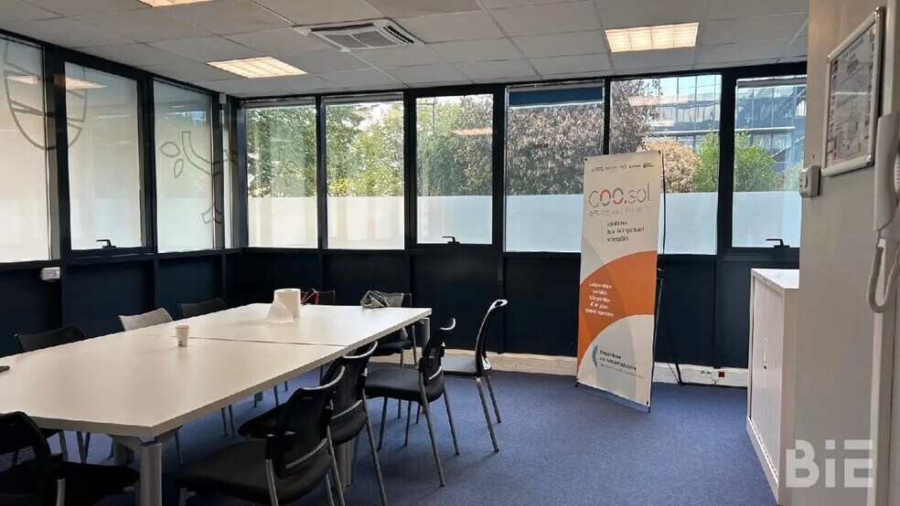 Office in Bordeaux for lease - Interior Photo - Image 2 of 10