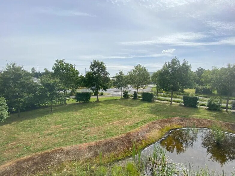 Bureau dans Carquefou à louer - Photo du bâtiment - Image 3 de 10