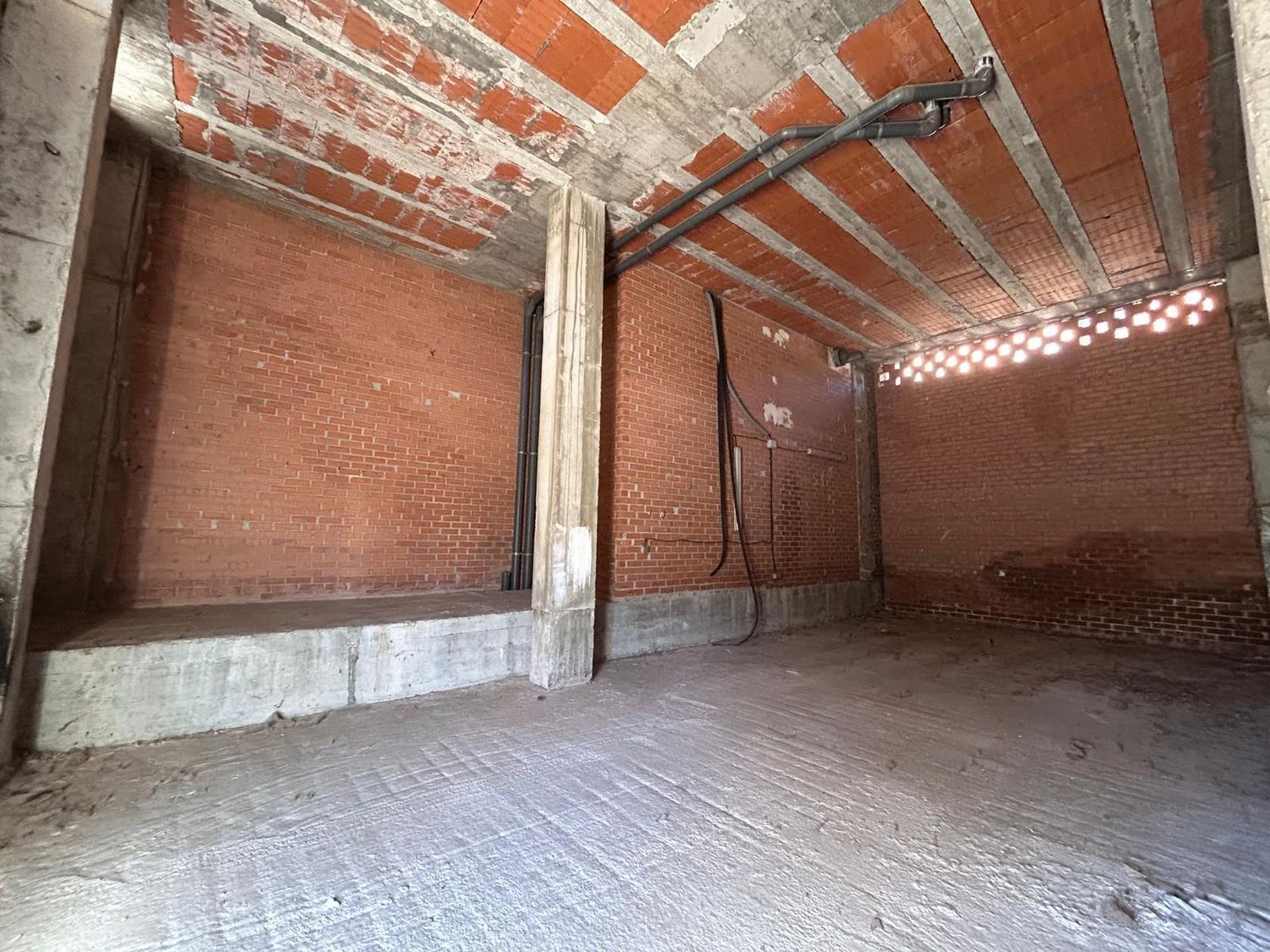 Retail in Guadalajara, Guadalajara for lease Interior Photo- Image 1 of 7