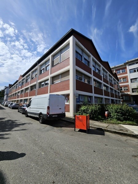 Office in Lyon 09 for sale Building Photo- Image 1 of 3