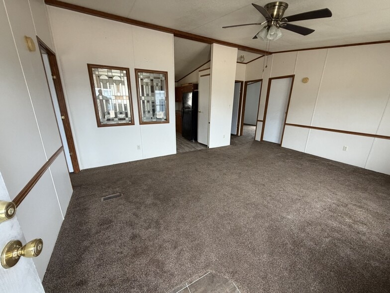 2102 S 3rd St, Mabank, TX for lease - Building Photo - Image 2 of 7