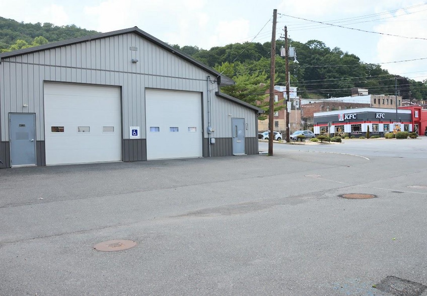 215 Mauch Chunk St, Pottsville, PA for sale - Building Photo - Image 2 of 20