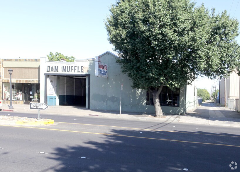 711 I St, Modesto, CA à vendre - Photo du bâtiment - Image 3 de 3