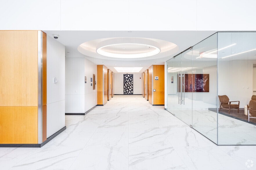 3060 Williams Dr, Fairfax, VA for lease - Lobby - Image 3 of 27