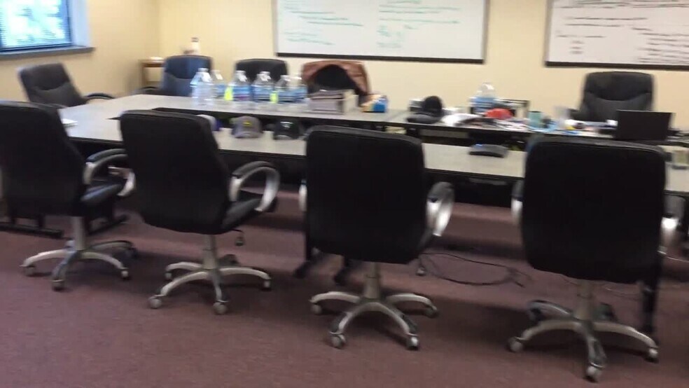 725 Cornerstone Crossing, Waterford, WI à vendre - Vidéo sur l’inscription commerciale - Image 2 de 57