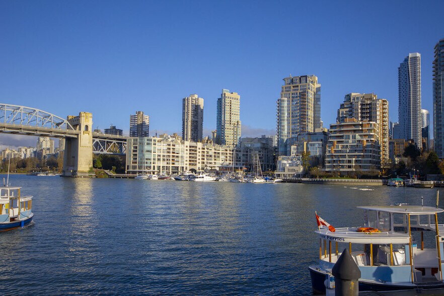 1018 Beach Ave, Vancouver, BC for sale - Building Photo - Image 1 of 1